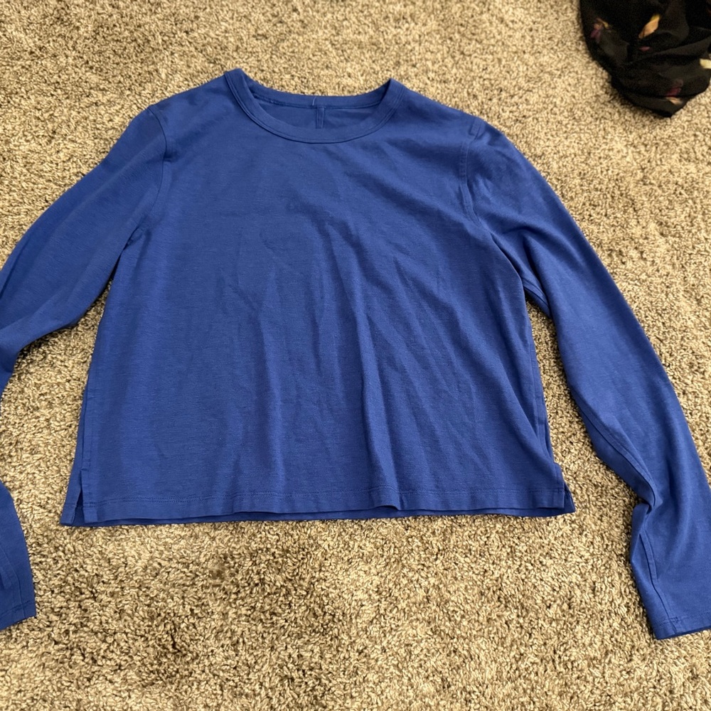 Lululemon Women's Blue Long Sleeve crop Top